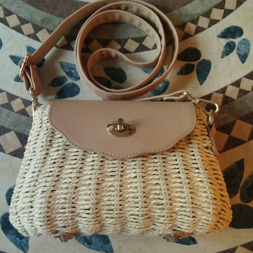 Stylish Tan and Cream Woven Handbag